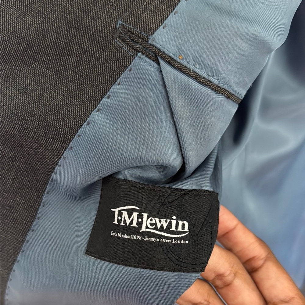 Classic Gray Men's Blazer - Picture 4 of 4